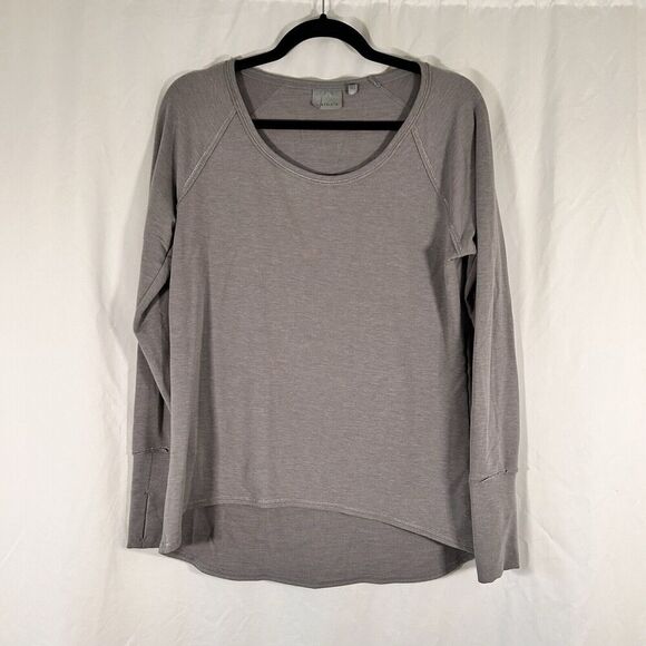 Athleta Sweaters - Athleta Sweater Women's Medium Grey Round Neck Soft Pullover Long Sleeve